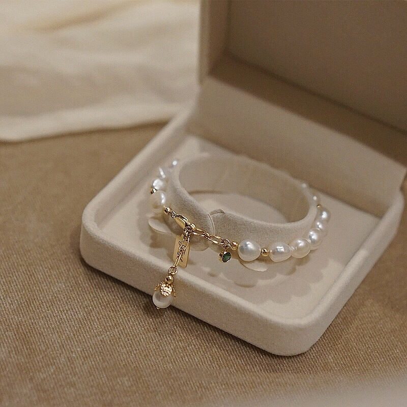 Zirkon-Perlenarmband mit Blumen-Design