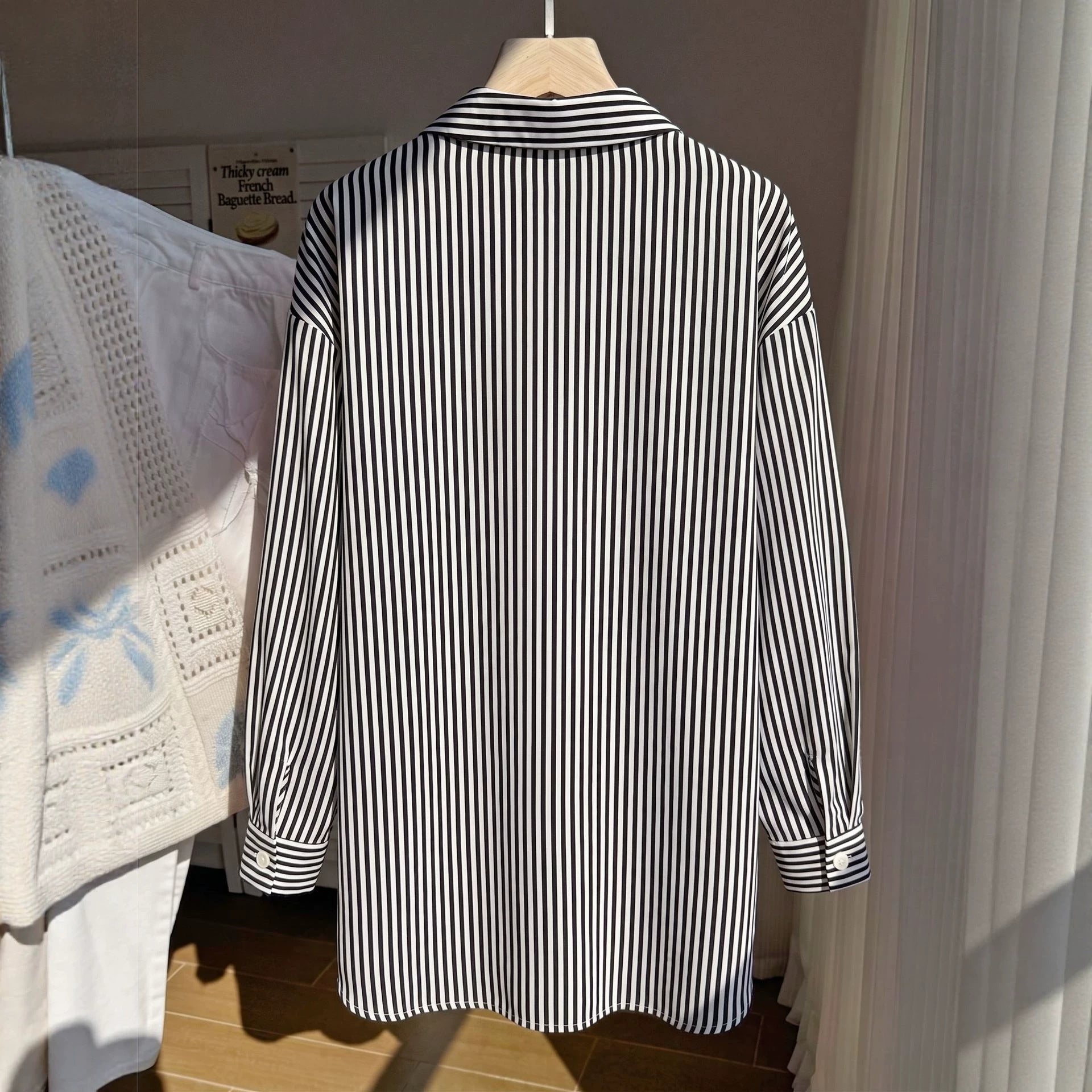 Langarmshirt mit Herz-Stickerei und Streifenmuster