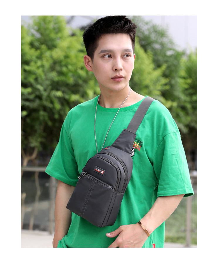 Sportliche, minimalistische Crossbody Bag für Herren – Ansicht 4