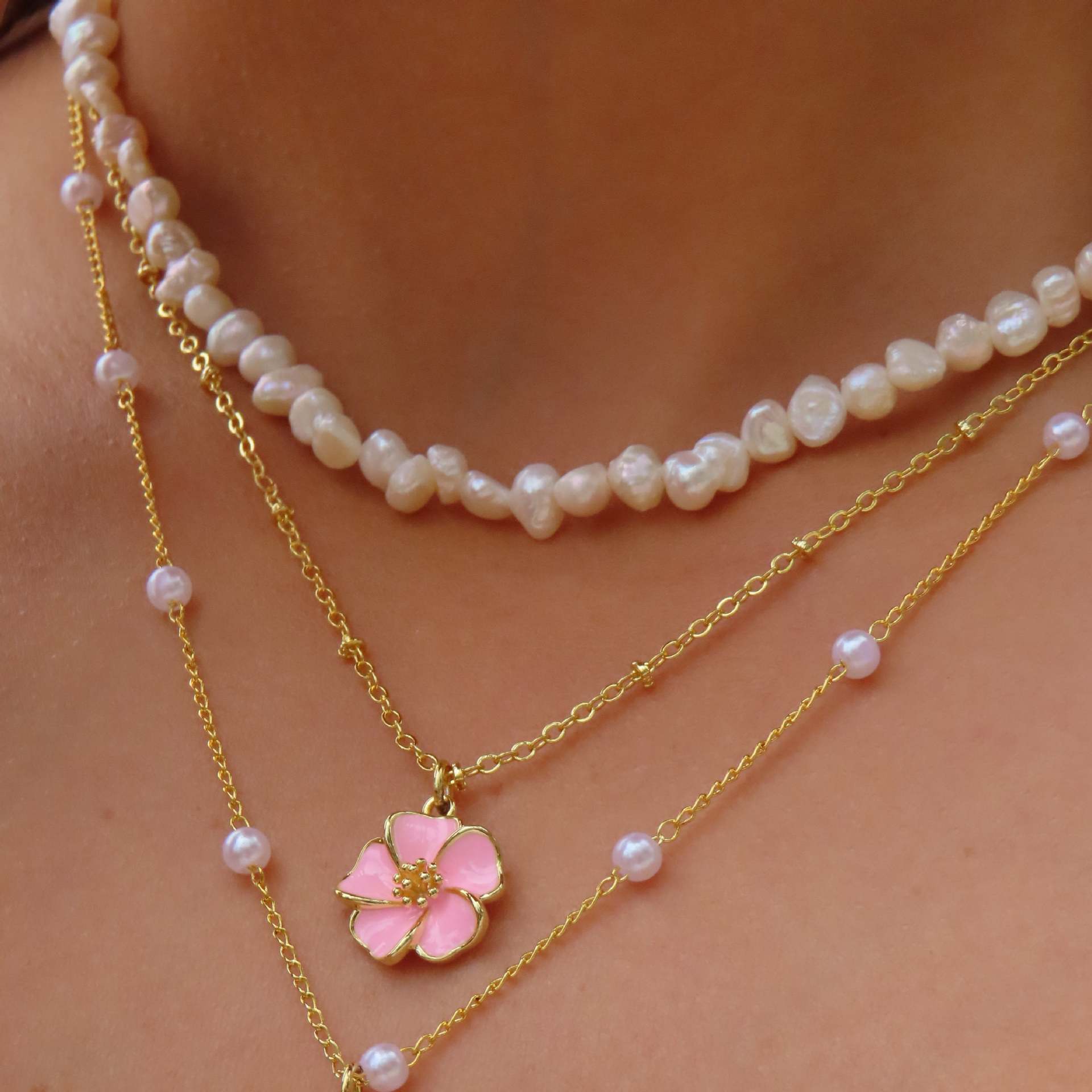 Retro-Choker mit Edelsteinen aus Titanstahl
