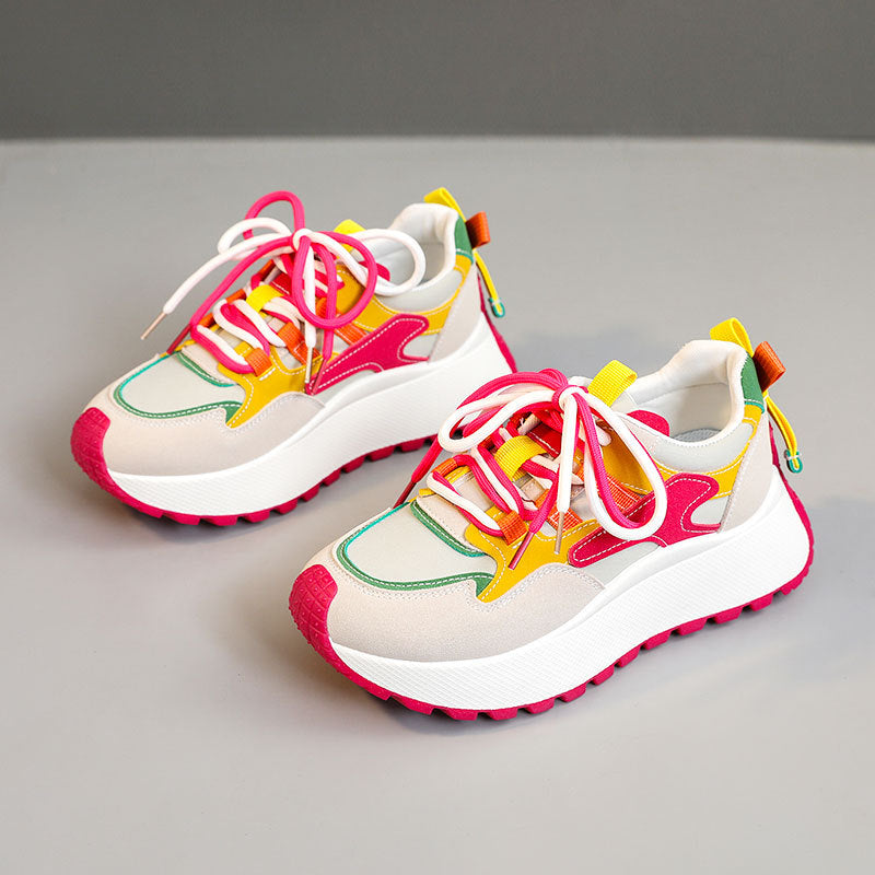 Dad Shoes mit Farbakzenten