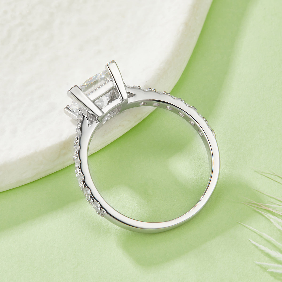 2 ct Prinzessschliff Moissanit-Ring, Pavé-Band, Platinbeschichtet, GRA