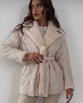 Kurz geschnittene Jacke mit umschlagbarem Kragen – Bild 9 | LuxeStyle