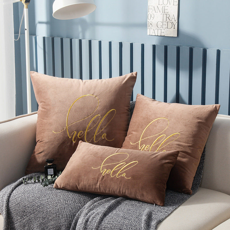 Samtkissen mit Goldfaden-Stickerei – Bild 1 | LuxeStyle