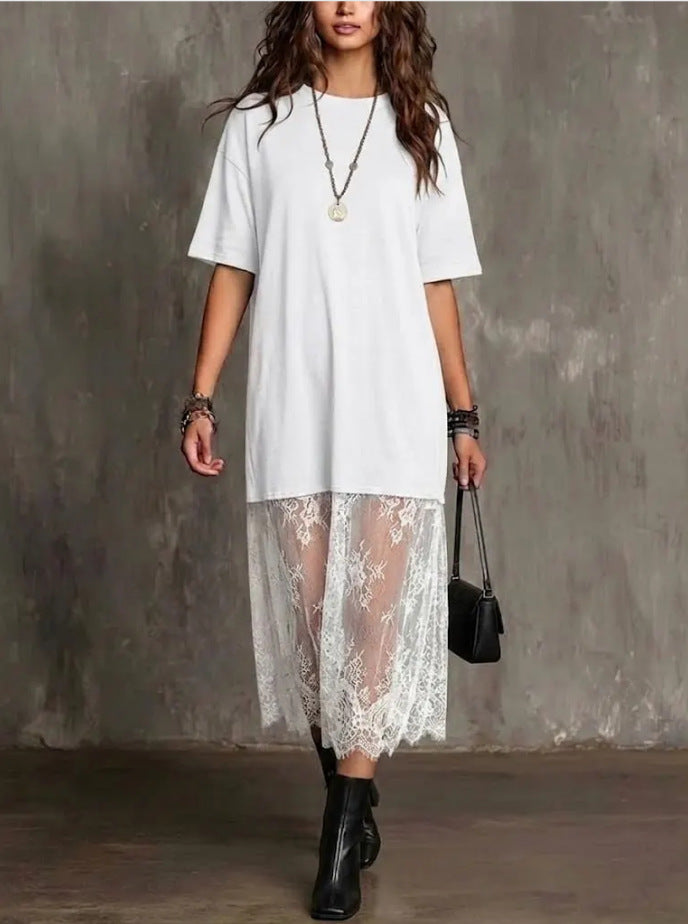 Kurzes Kleid mit Spitze und Rundhals