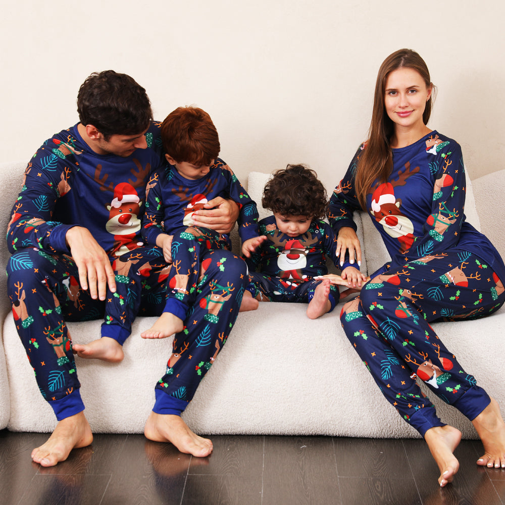 Weihnachts-Pyjama für die ganze Familie