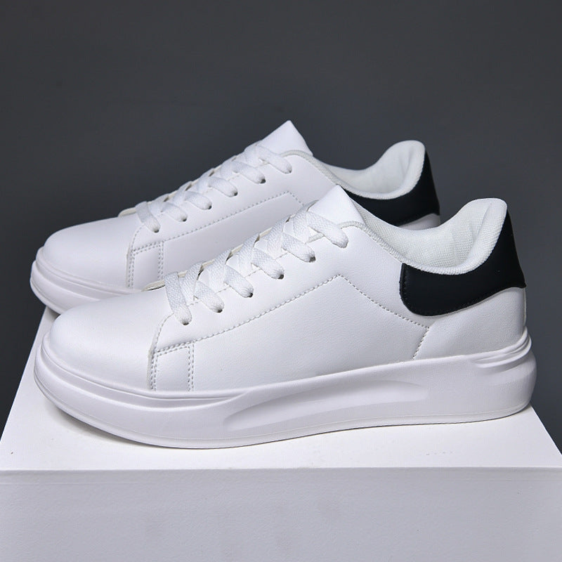 Weisse Sneaker aus Kunstleder – Bild 2 | LuxeStyle