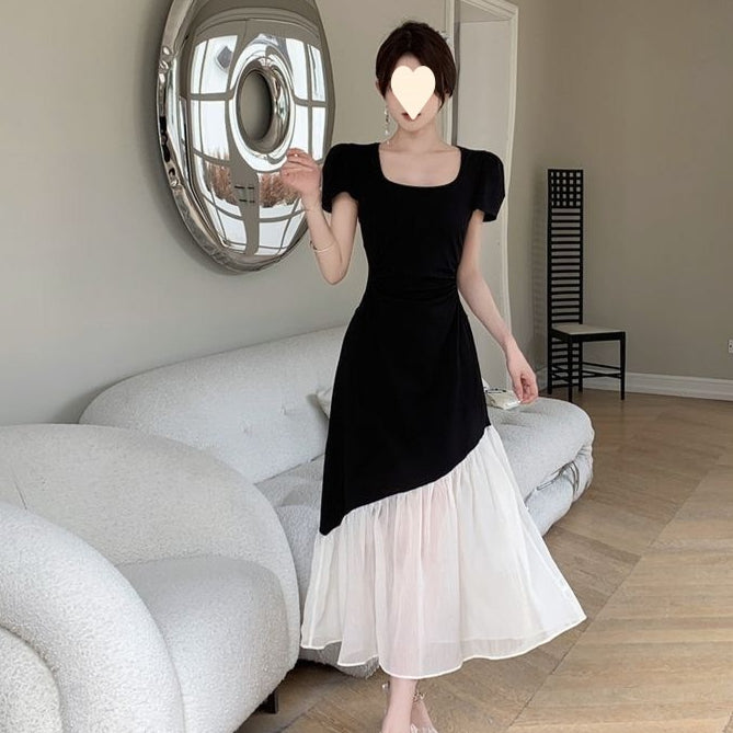 Figurbetonendes Patchwork Midikleid im Audrey-Hepburn-Stil