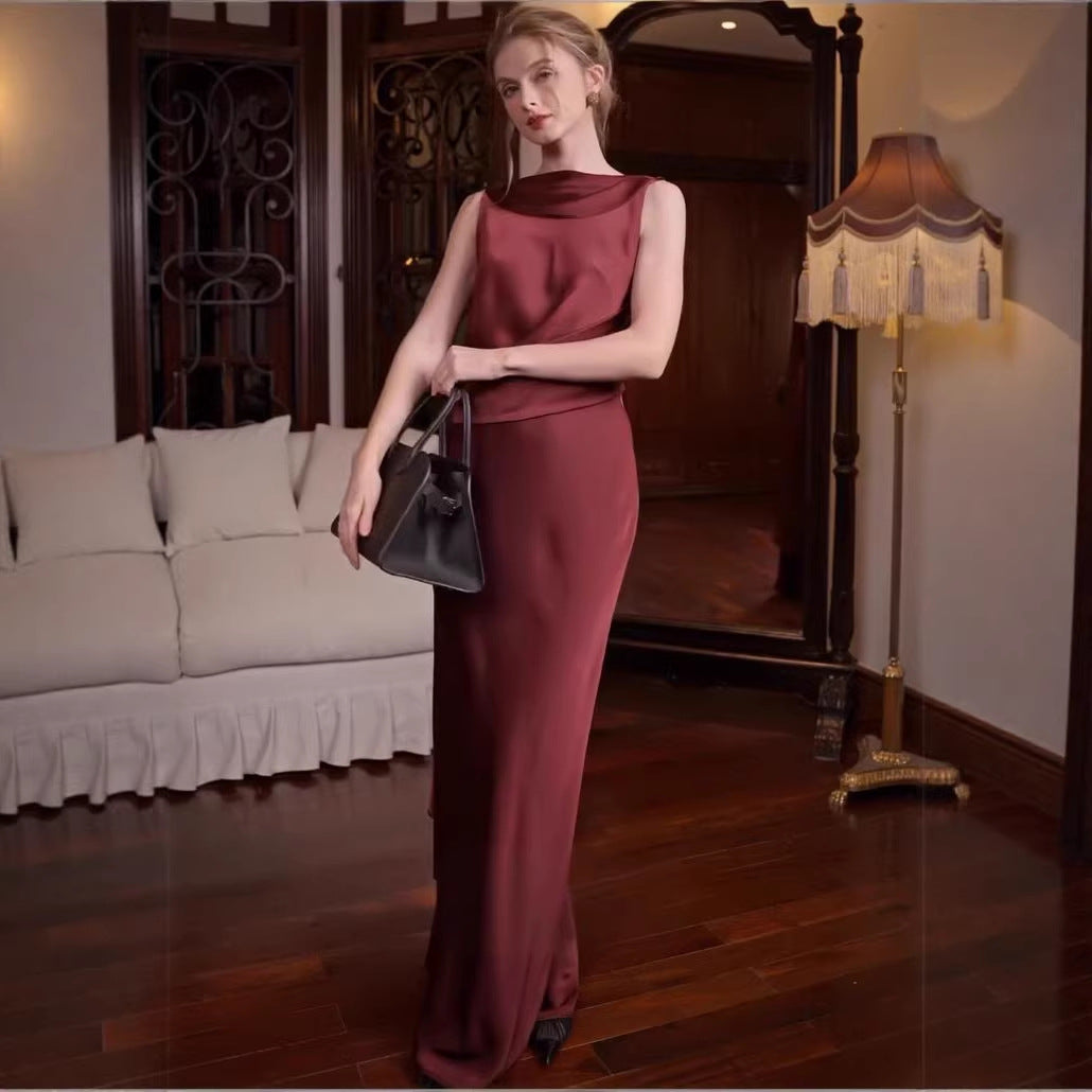 Elegantes Rundhals-Kleid mit Bindeband