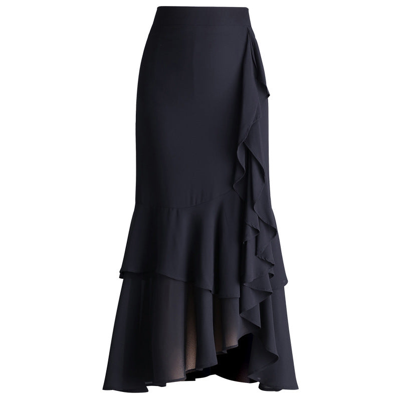 Chiffonrock mit asymmetrischen Falten