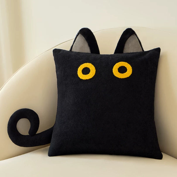 Kissenbezug oder Kissen mit schwarzer Katze