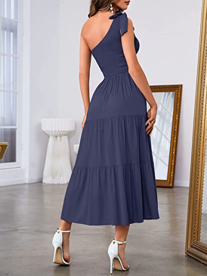 One-Shoulder Plissee-Kleid mit Schlitz