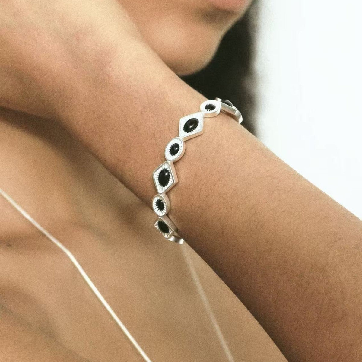 Rhombus Armband mit Zirkonia – Bild 1 | LuxeStyle