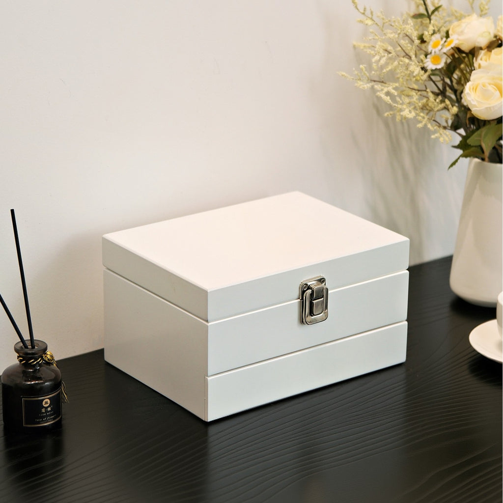 Schmuckbox aus Massivholz mit viel Platz – Bild 1 | LuxeStyle