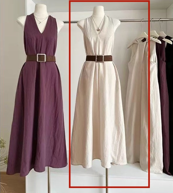 Sommerliches Neckholder-Kleid mit V-Ausschnitt – Bild 4 | LuxeStyle