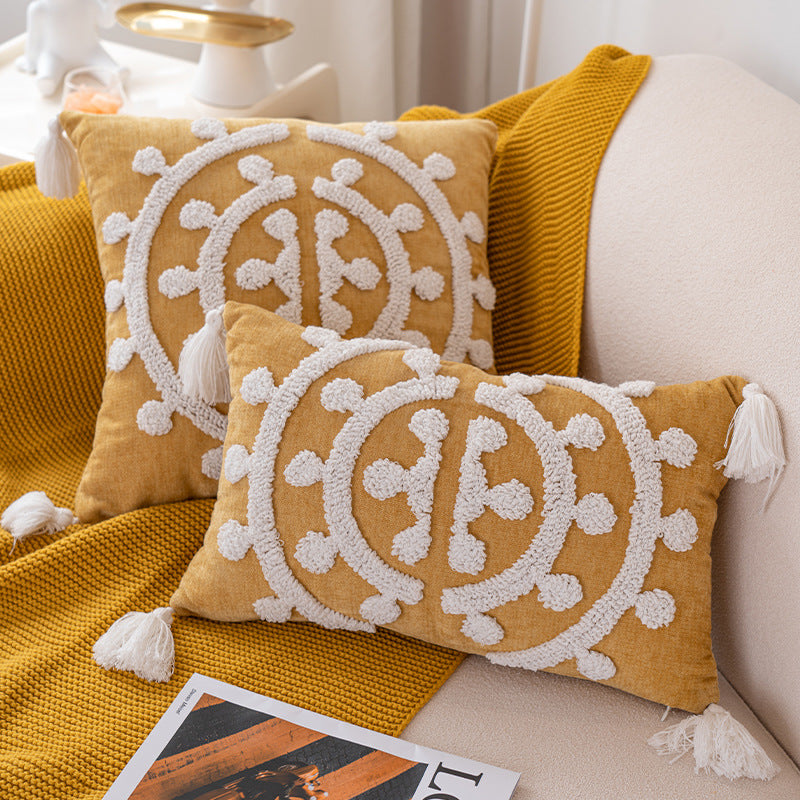 Samt-Kissenbezug mit Stickerei und Quasten – Bild 7 | LuxeStyle