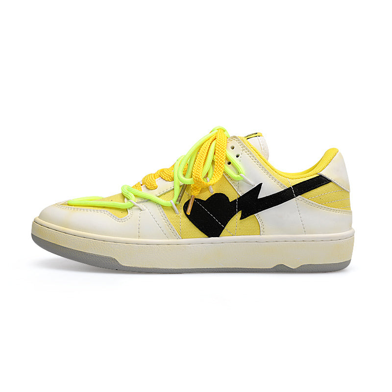 Unisex Sportschuhe mit Herz-Riemen – Bild 1 | LuxeStyle