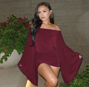 Off-Shoulder Bodycon Minikleid mit Fledermausärmeln