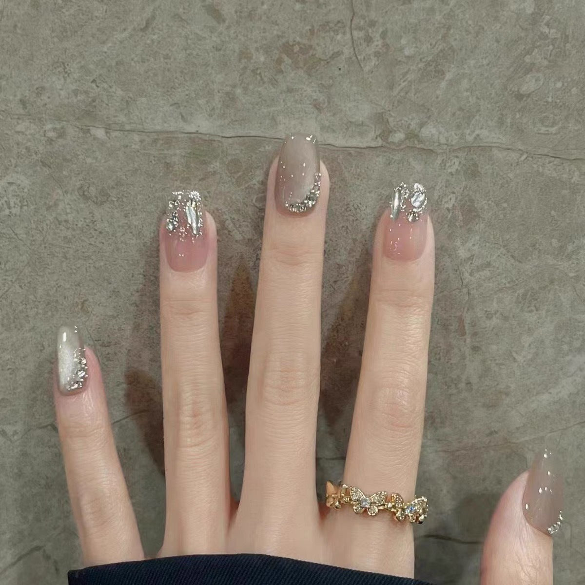 Wiederverwendbare Nagelsticker mit Sternen und Schmetterlingen