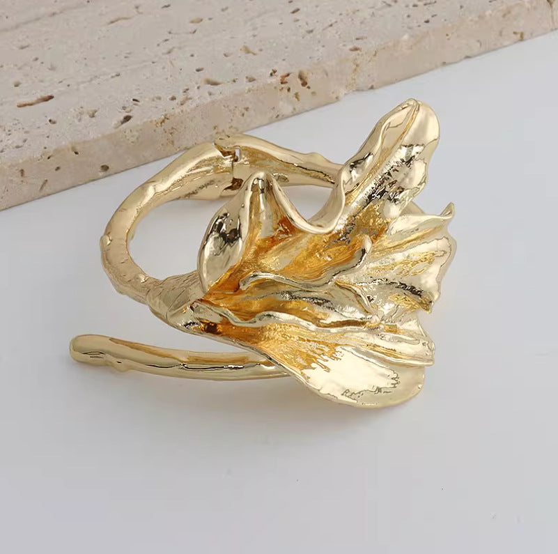 Metall Armreif mit Hufeisen-Glockenblumen – Bild 2 | LuxeStyle