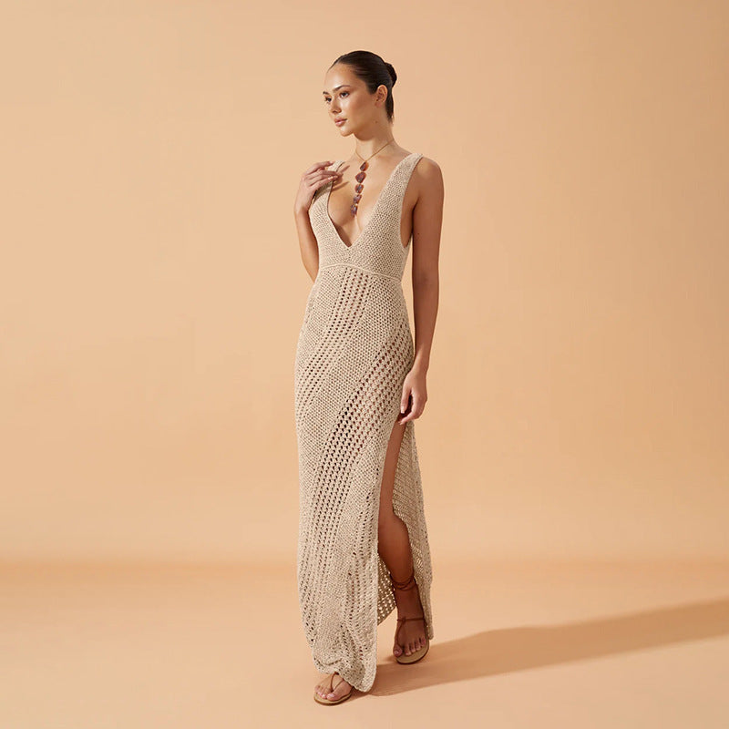 Strickkleid mit V-Ausschnitt und Schlitz