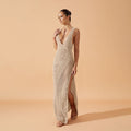 Strickkleid mit V-Ausschnitt und Schlitz