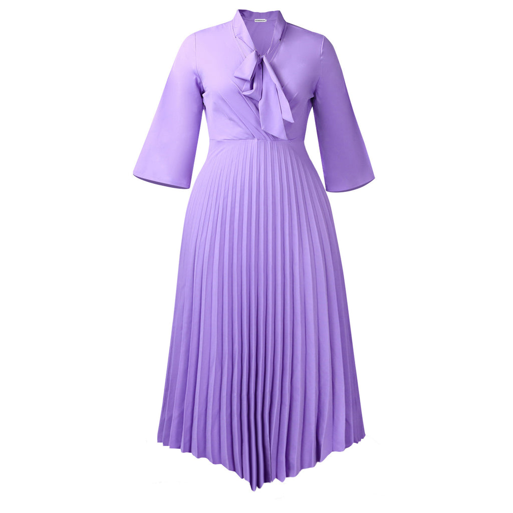 Elegantes asymmetrisches Plisseekleid mit Schnürung