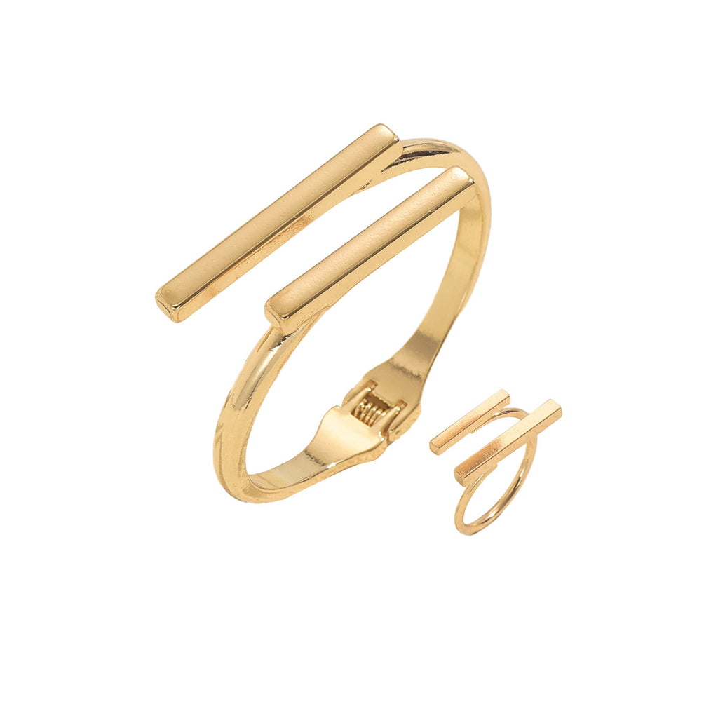 Glattes Armband & Luxus-Ring mit Premium-Textur