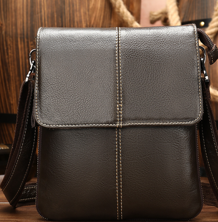 Leder Messenger Bag Hochformat – Bild 3 | LuxeStyle