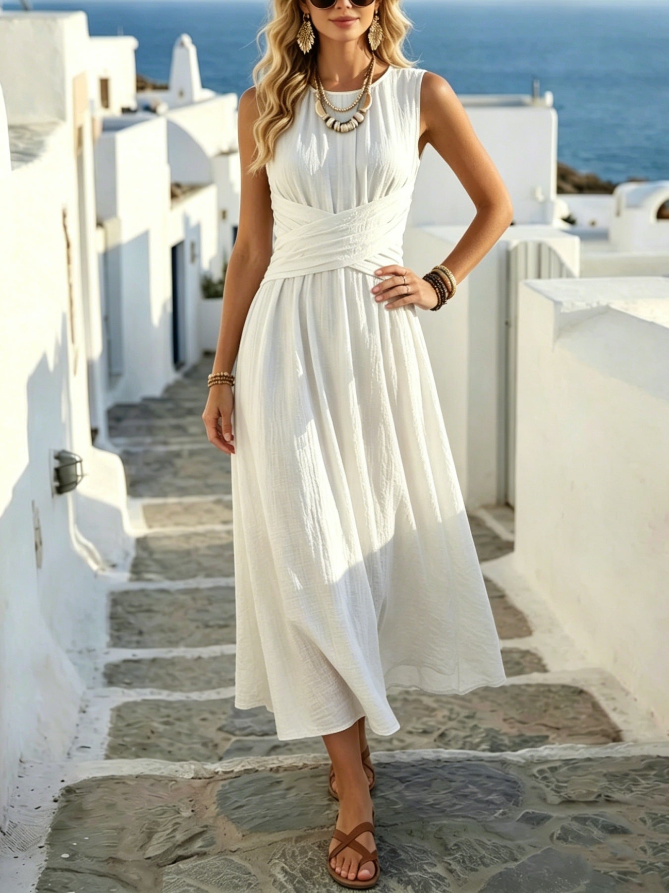 Ärmelloses Sommerkleid mit Wickelkragen