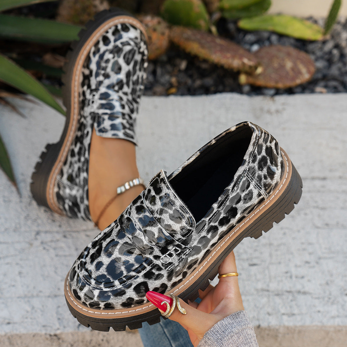 Vintage Loafer mit Leoparden-Print und Schnalle