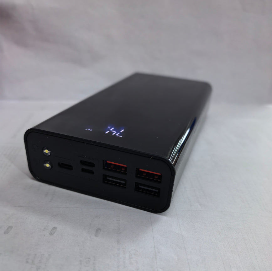 30000 mAh Powerbank mit LCD-Display