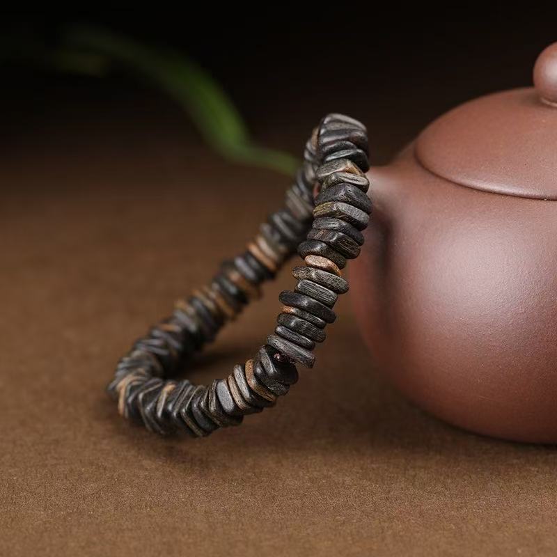 Daragang Agarwood Armband mit Naturperlen – Bild 4 | LuxeStyle
