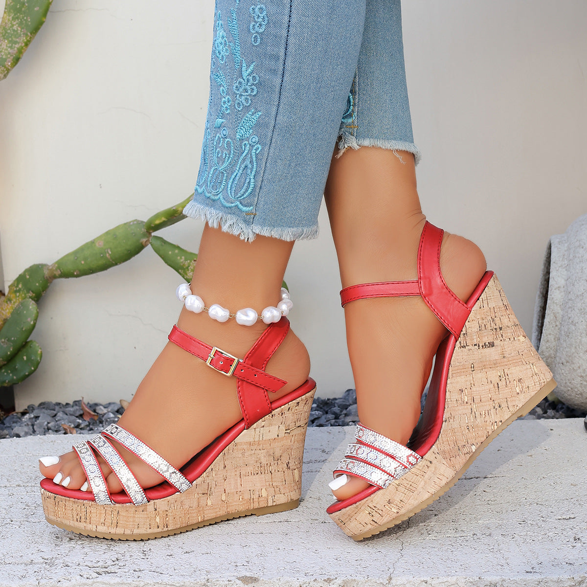 Strand-Sandalen mit Steinen