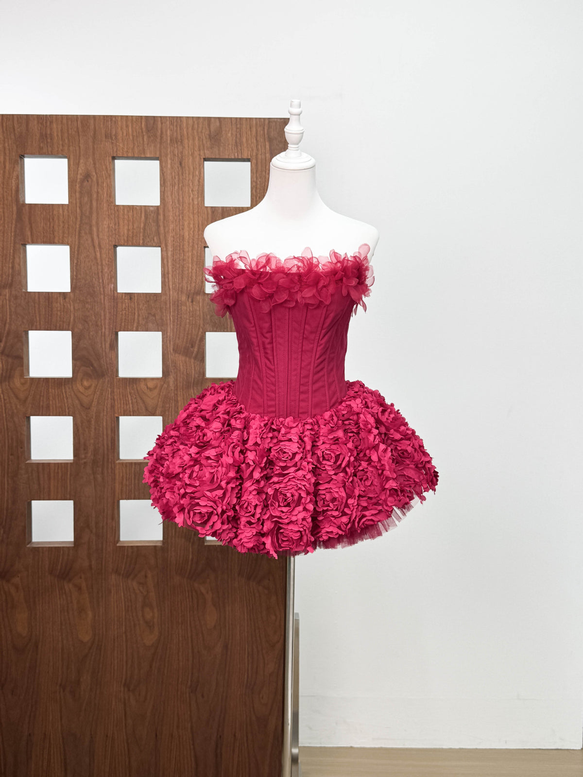 Mesh Bandeau-Minikleid mit Puffrock – Bild 4 | LuxeStyle