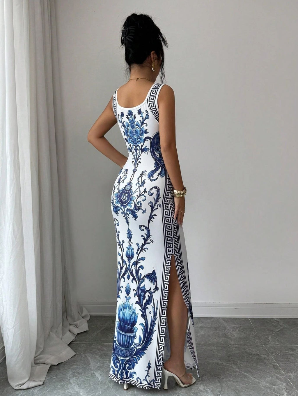 Retro-Blau-Weiß Porzellan-Druck Modisches Damenkleid