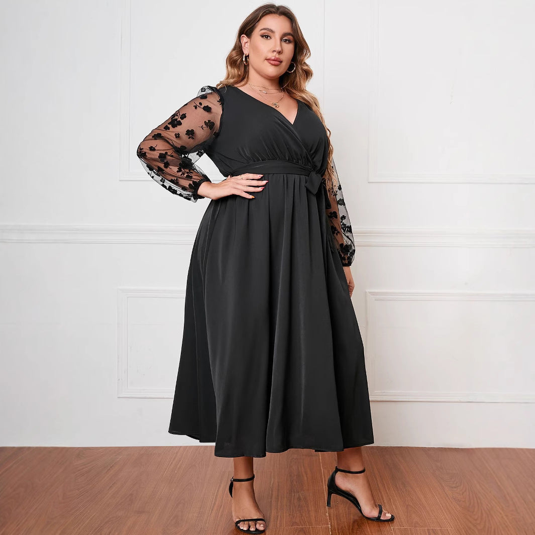 Elegantes Strickkleid mit geometrischem Muster