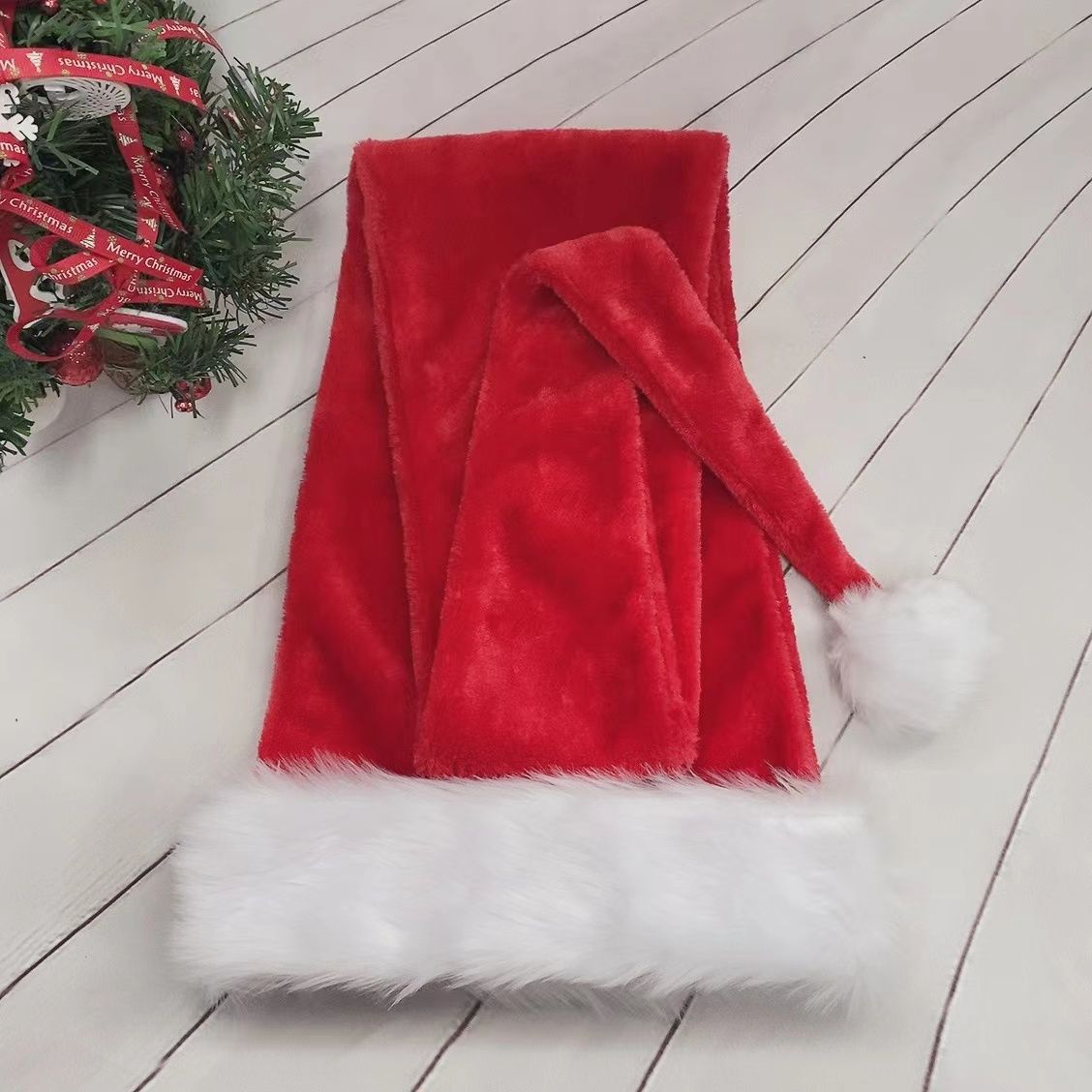 Weisser Weihnachtsmann-Hut aus Plüsch – Bild 2 | LuxeStyle