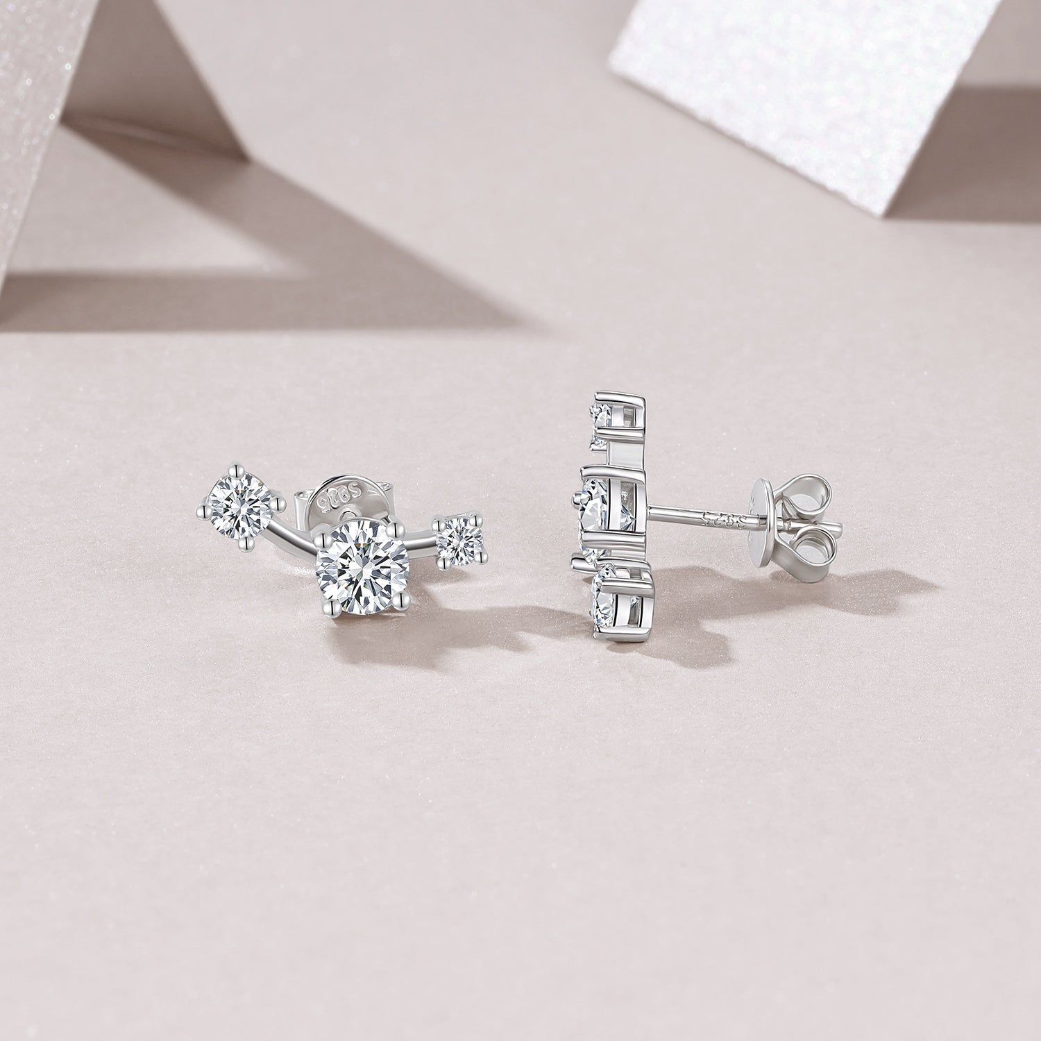 Moissanit-Ohrstecker «Bogen» 0,5 ct · 925 Silber