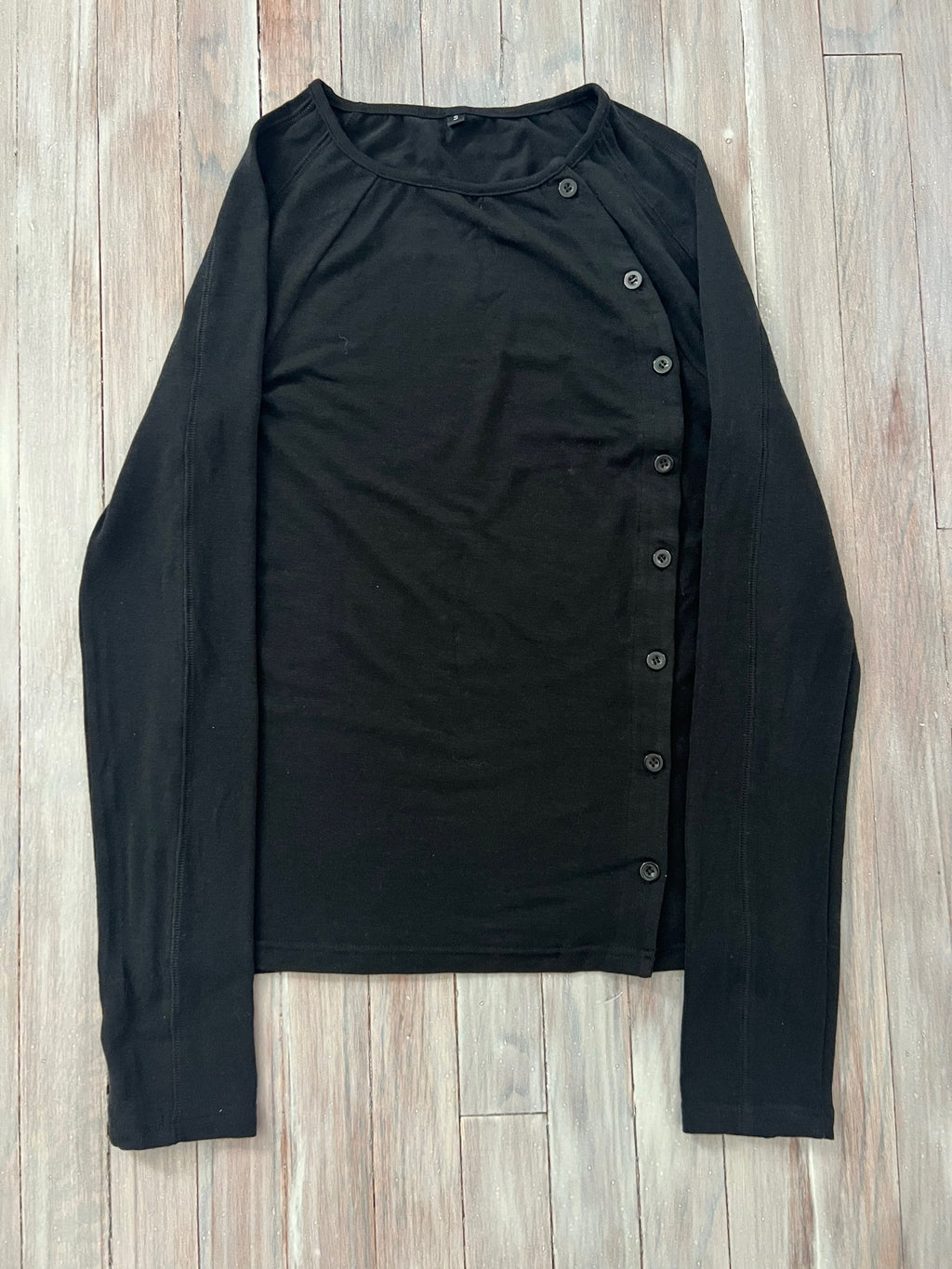 Langarm-Shirt mit Rundhals und Knöpfen
