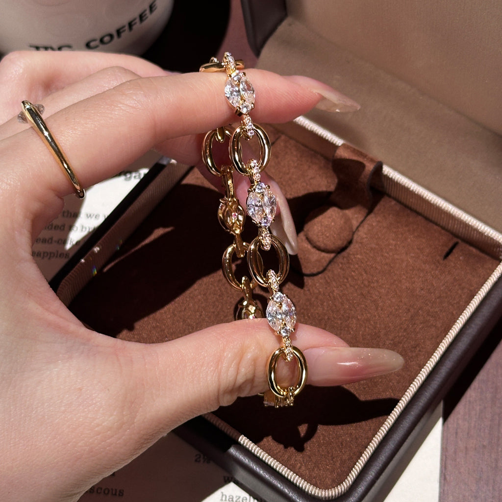 Vintage Armband mit ineinandergreifenden Diamanten – Bild 4 | LuxeStyle