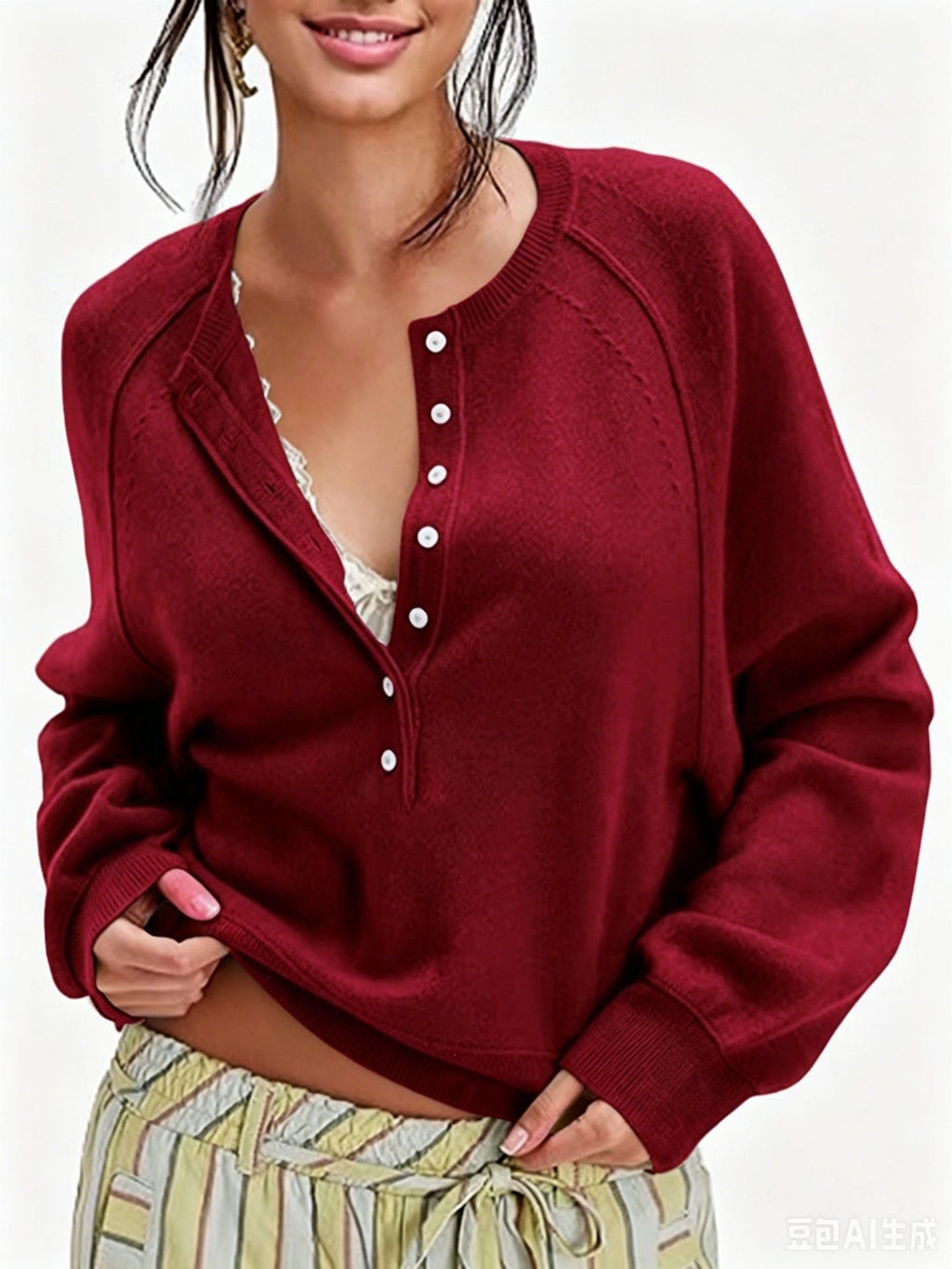 Halbgeöffnete Bluse mit Knöpfen