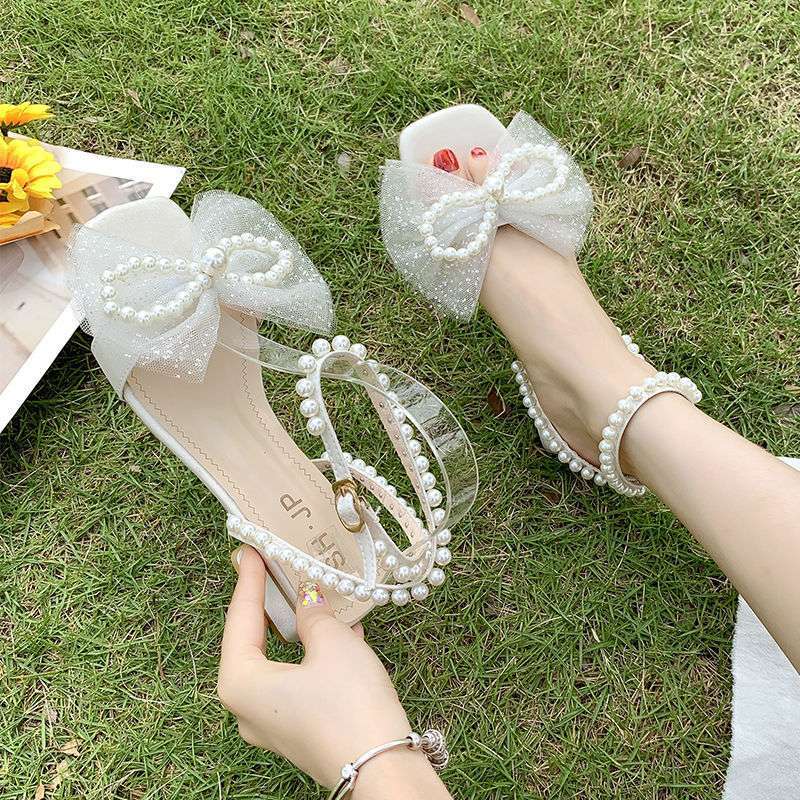 Lace-Up High Heels in Beige – Bild 3 | LuxeStyle