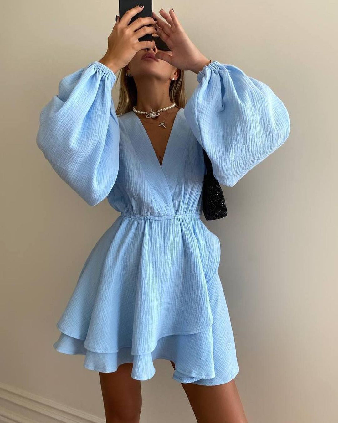 Minikleid mit Taillenbetonung