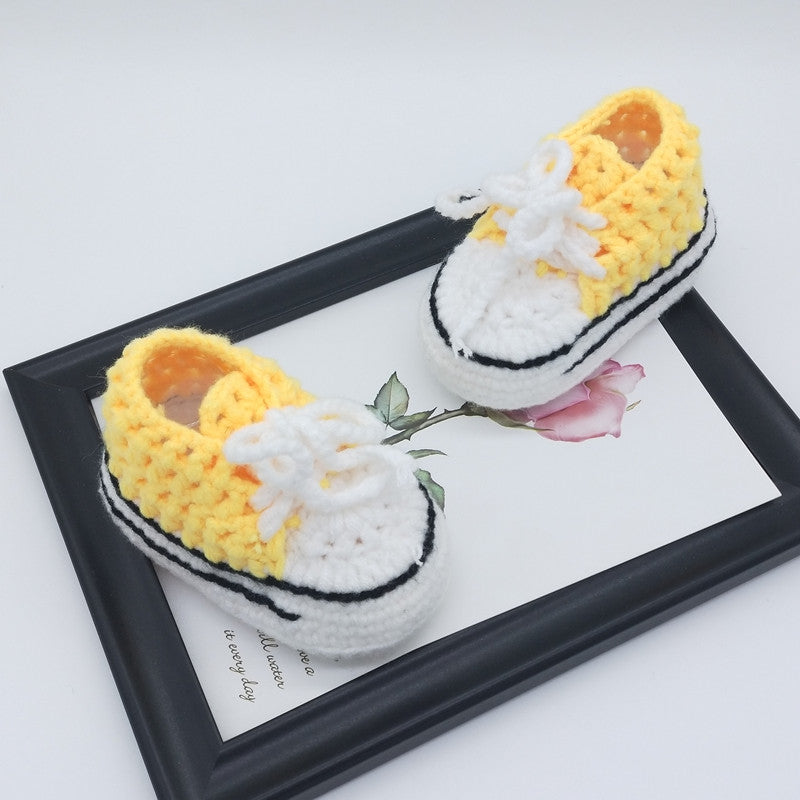 Handgestrickte Baby-Finkli – Bild 1 | LuxeStyle