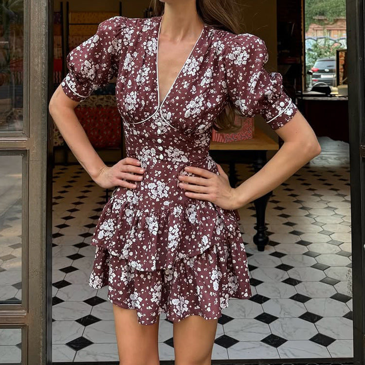 V-Ausschnitt-Kleid