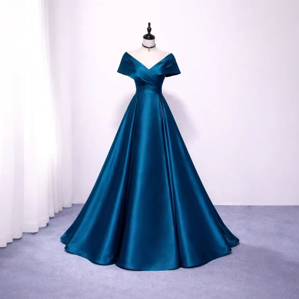 Elegantes langes, ärmelloses Bühnenkleid – Bild 2 | LuxeStyle