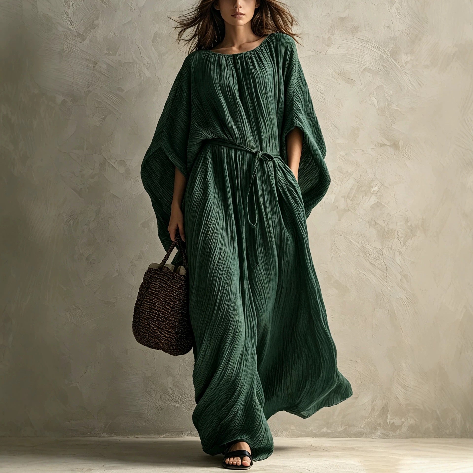 Elegantes Plissée-Kleid mit Fledermausärmeln