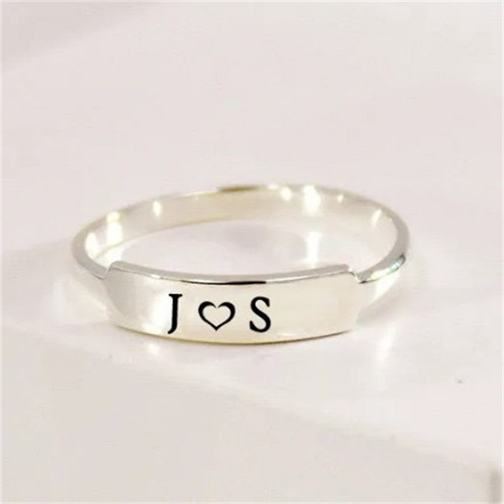 Horizontaler Ring mit Gravur
