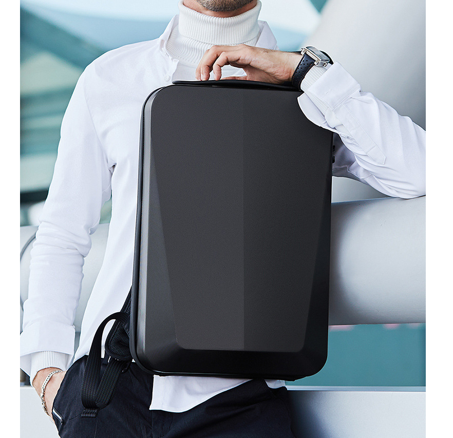 Business Laptop-Rucksack aus Carbonfaser – Bild 3 | LuxeStyle